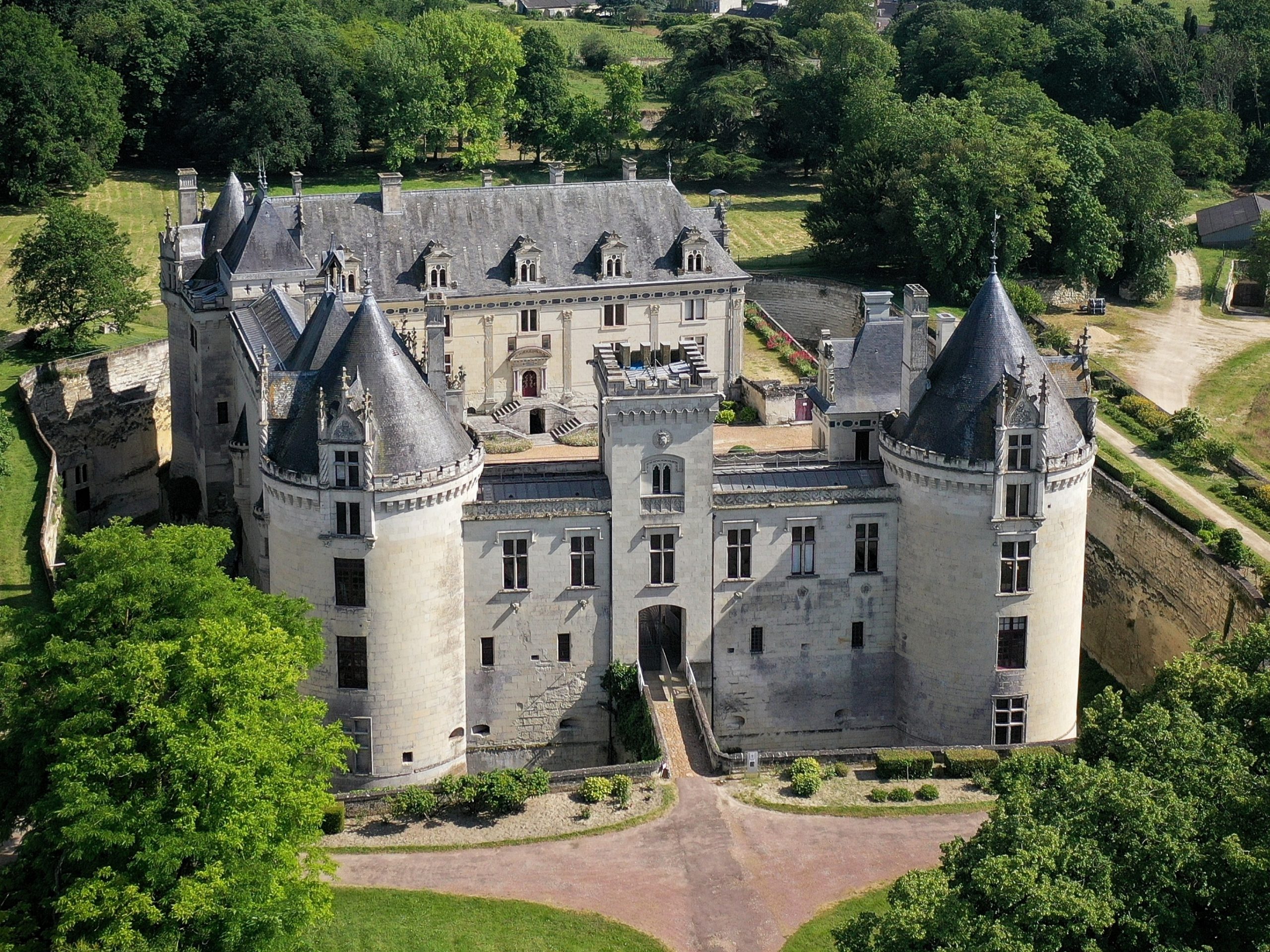 le Château de Brezé