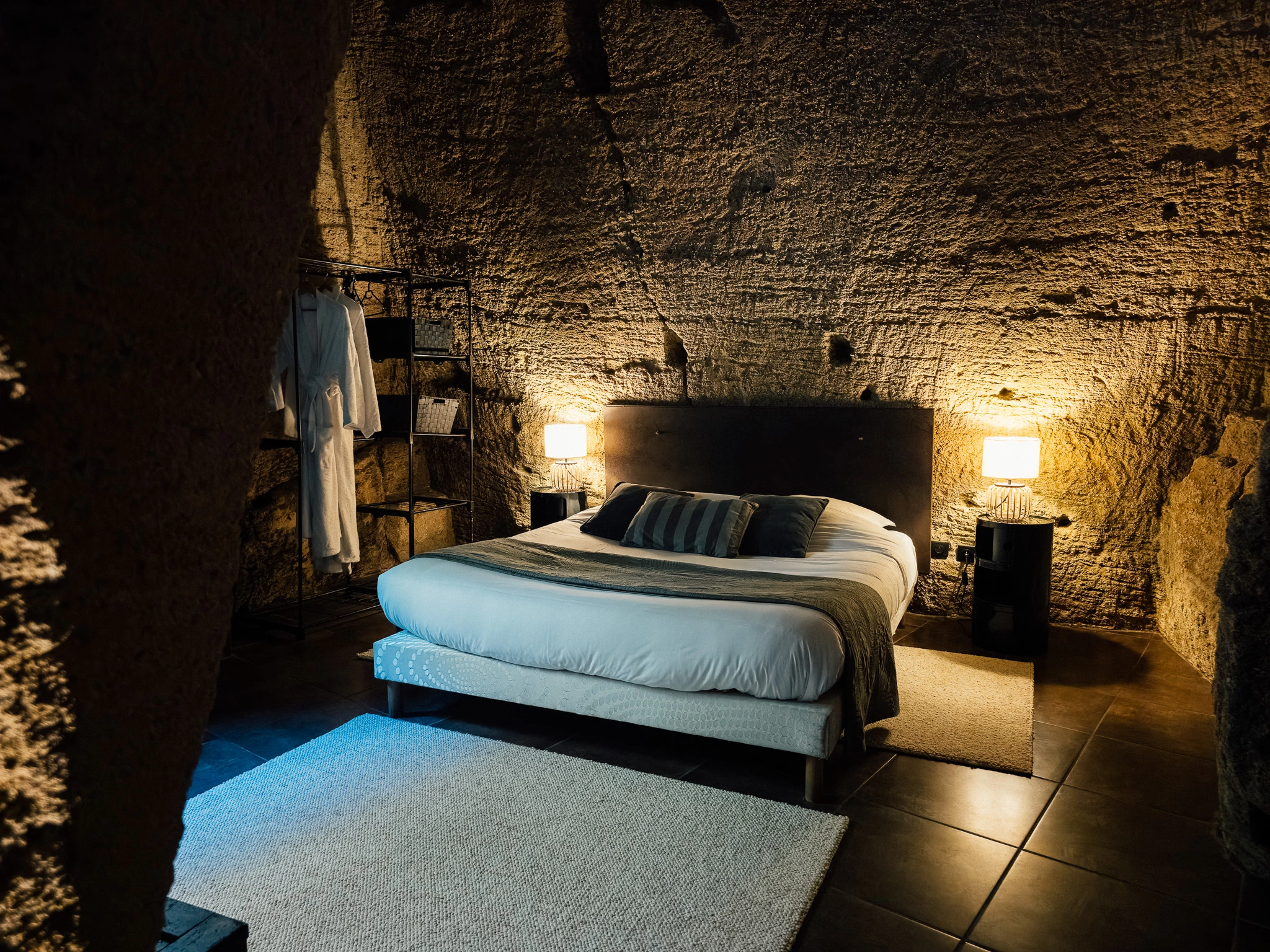 intérieure de la chambre La Parenthèse - Les Voûtes Oubliées, chambre insolite Doué-La-Fontaine