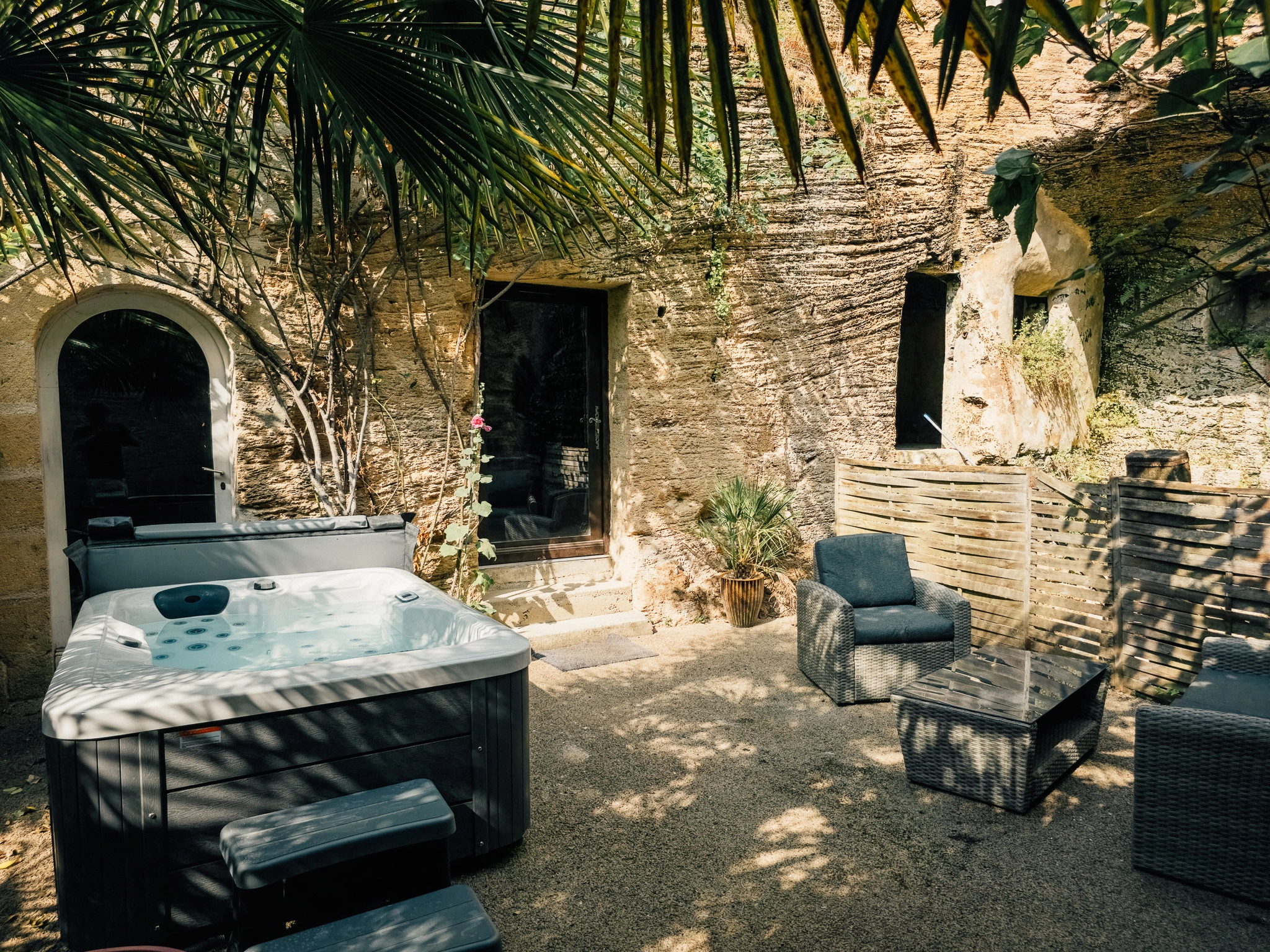 Extérieur spa de la chambre Le Cocon aux Voûtes Oubliées